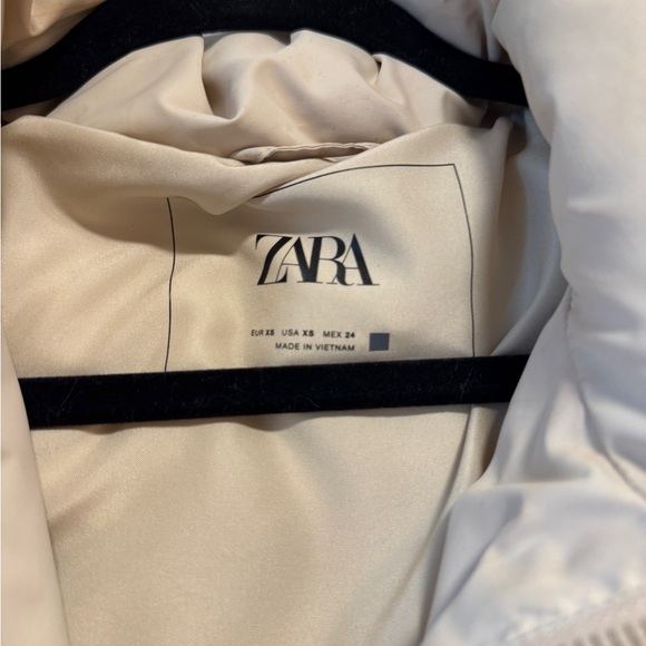 Zara Light Beige Quilted Vest - Picture 9 of 9